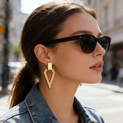 Lee Hoop huggie EAR/Gold