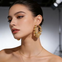 Lisa Hoop huggie EAR/Gold