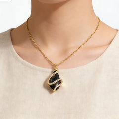 ANNA BLACK AGATE Necklace
