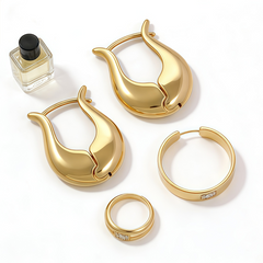 ELAINA Hoop huggie EAR/Gold