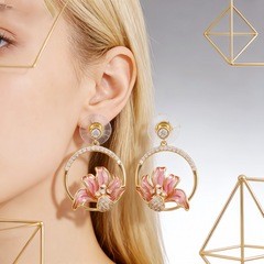 MINA ROUND FLOWER ENAMEL EAR