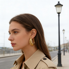 PERRY Hoop huggie EAR/Gold