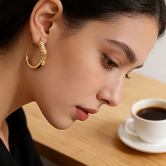 C Hoop huggie EAR/Gold