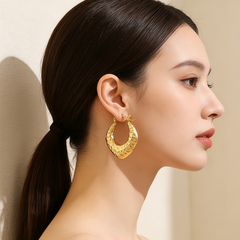 Tessa Hoop huggie  EAR/Gold