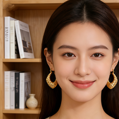 Tessa Hoop huggie  EAR/Gold