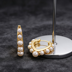 Fresh water M pearl Hoop huggie EAR/Gold