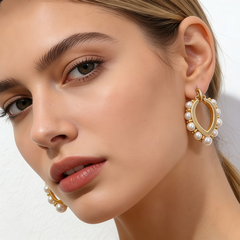 Fresh water M pearl Hoop huggie EAR/Gold