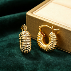 ARI HEART Hoop huggie EAR/RHD