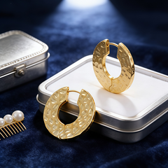 OTT Hoop huggie EAR/Gold