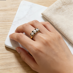 Pearl Floral Cocktail Ring/GOLD Stainless Steel