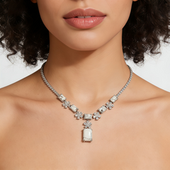 EAQUISITE WHITE STRIPED PANDENT NCK/RHD WHITE CRYSTAL