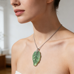 EAQUISITE GREEN DONGLING PENDANT NCK/RHOD
