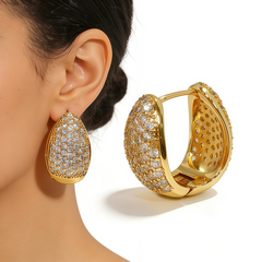 KATHY HOOP HUGGIE EAR/GOLD WHITE CRYSTAL