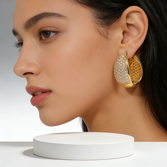 KATHY HOOP HUGGIE EAR/GOLD WHITE CRYSTAL