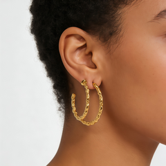 EMMA HOOP HUGGIE EAR/GOLD METAL