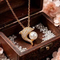 Dolphin Playing with freshwater pearl Necklace/GOLD