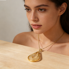 MOST GLIRIOUS NCK/GLD